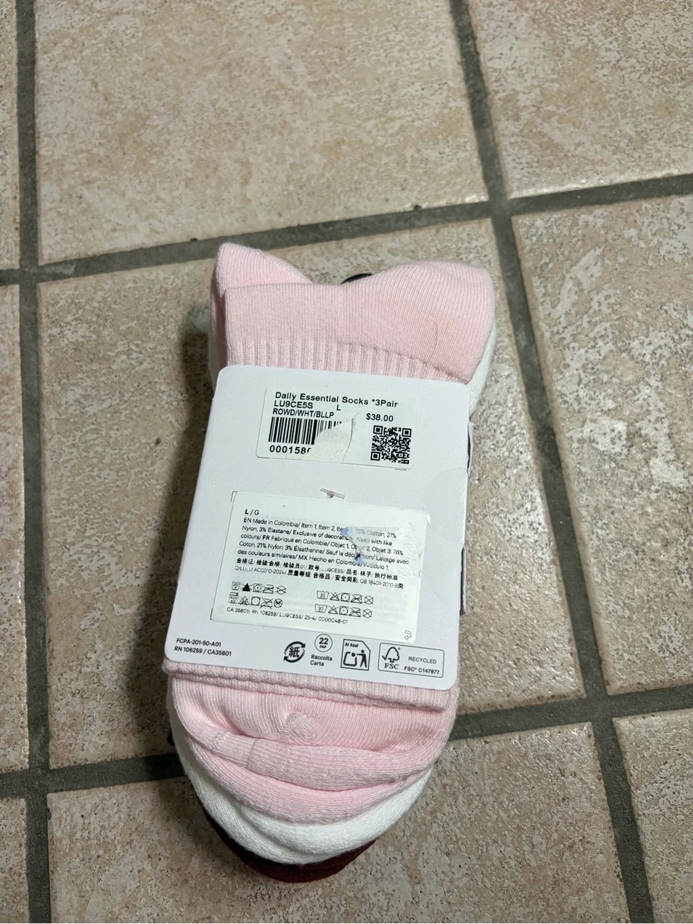 NWT Lululemon Daily Essential Socks *3 Pack Quarter Length Rockwood/White/Pink L